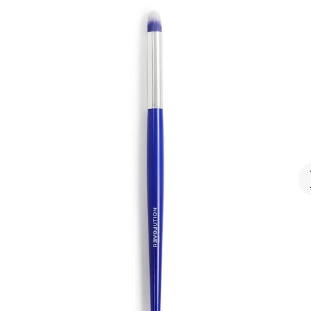 Revolution‎ Beauty Revolve Detailed Eye Brush